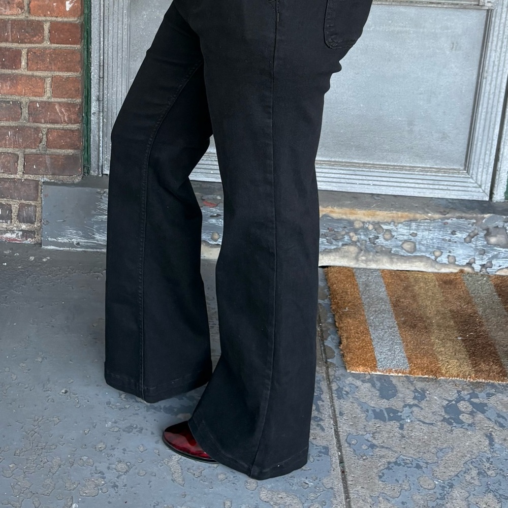 Old Navy Women’s Black Extra High Rise 360 Stretch Trouser Flare Jeans Size 6 - Picture 5 of 14